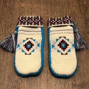 Urban Outfitters Mittens